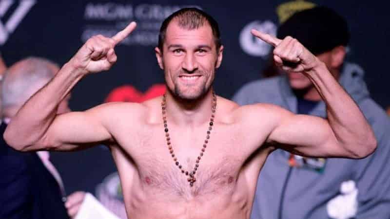 Sergey Kovalev WBO félnehézsúlyú világbajnok.