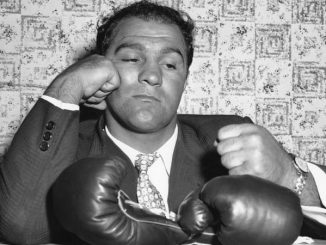 Rocky Marciano egykori veretlen nehézsúlyú világbajnok.