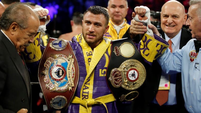 Vasyl Lomachenko WBO/WBA könnyűsúlyú világbajnok.